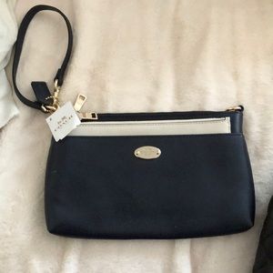 BRAND NEW WITH TAGS navy/ white wristlet